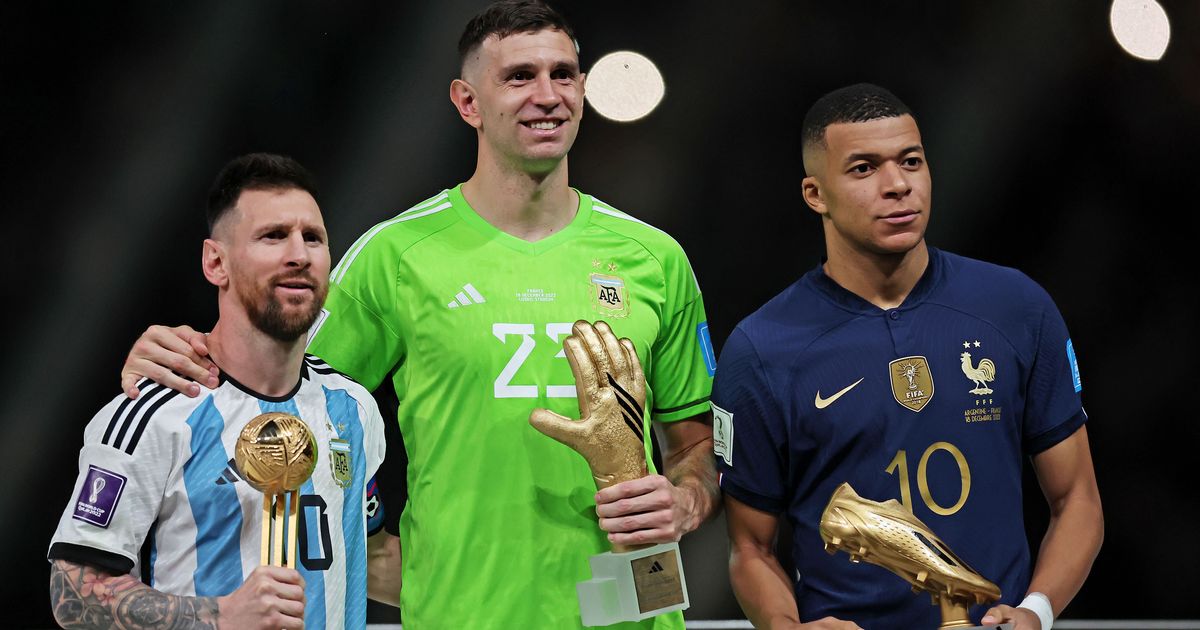 Mbappe "đáng sợ" trên sân cỏ như thế nào? 11 mbappe